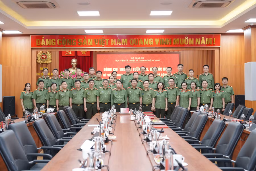 Đột phá để phát triển Học viện Kỹ thuật và Công nghệ an ninh xứng tầm với tên gọi mới -0