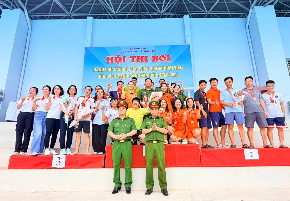 Sôi nổi Hội thi bơi dành cho cán bộ, giảng viên, công nhân viên Học viện CSND năm 2026 -1