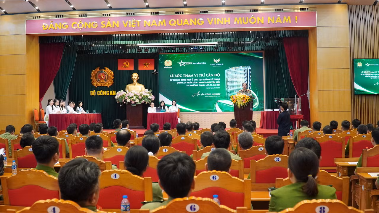 Bộ Công an lần đầu tiên tổ chức cho hơn 200 cán bộ, chiến sĩ bốc thăm vị trí nhà ở xã hội -4