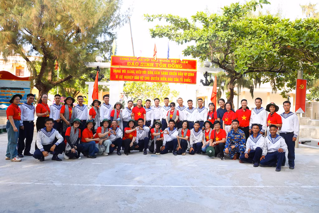 Sự cống hiến của y bác sĩ là nguồn nội lực mạnh mẽ để phát triển hệ thống y tế biển đảo -0