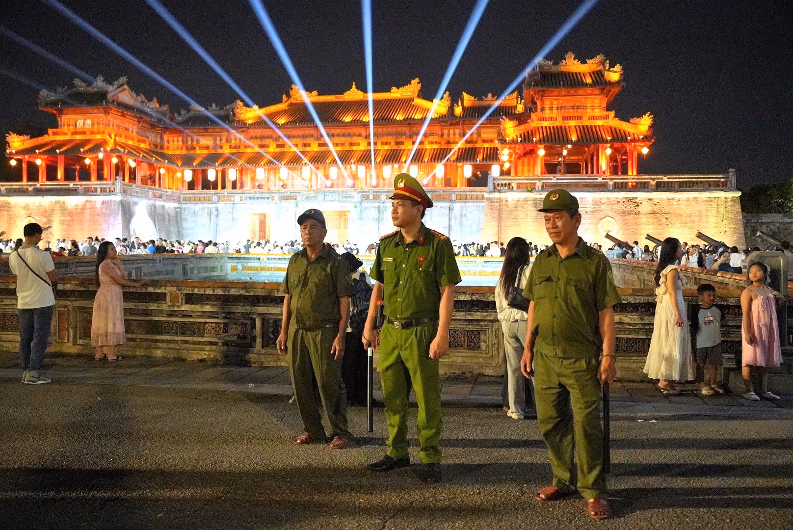 Công an TP Huế tăng cường đảm bảo an ninh trật tự địa bàn trong mùa cao điểm du lịch -0