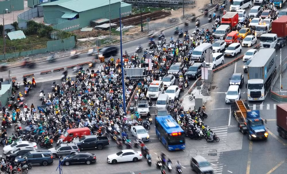 Tập trung xây dựng hạ tầng giao thông để giảm kẹt xe cho khu vực nội thành TP Hồ Chí Minh -0