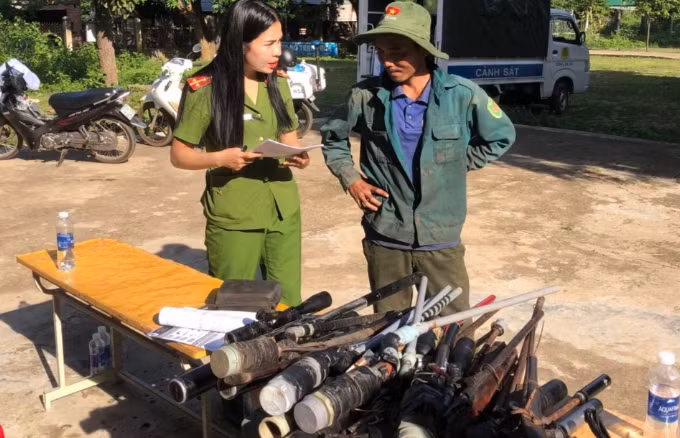 Thiết thực mô hình “Đổi quà lấy vũ khí, vật liệu nổ” -0