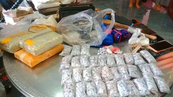 Triệt phá đường dây ma túy xuyên quốc gia, thu giữ hơn 23kg ma túy