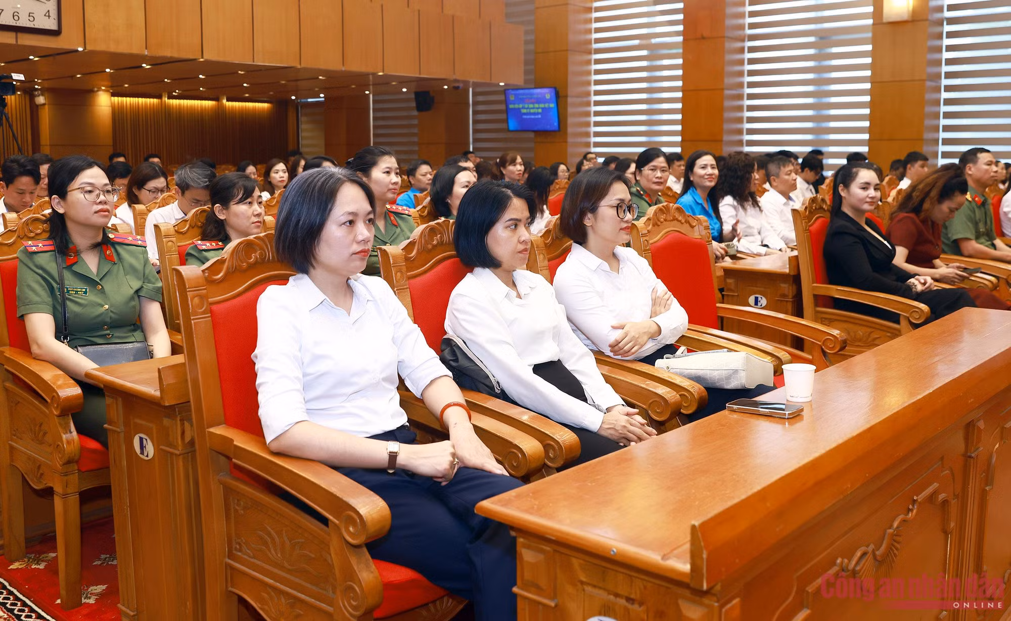 Lắng nghe tiếng nói đoàn viên để đổi mới hoạt động Công đoàn Công an nhân dân -1