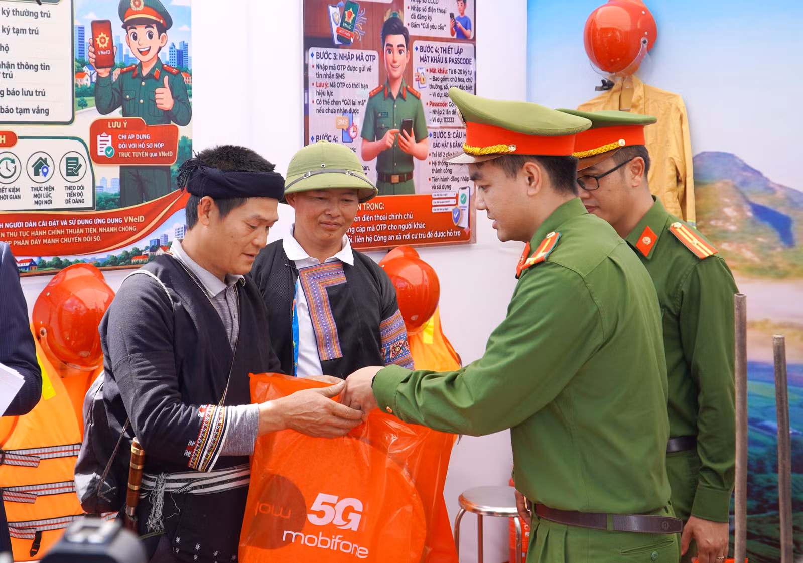 Độc đáo các sự kiện tại Ngày hội báo chí, truyền thông CAND hướng về cơ sở ”Vì bình yên bản làng” -0