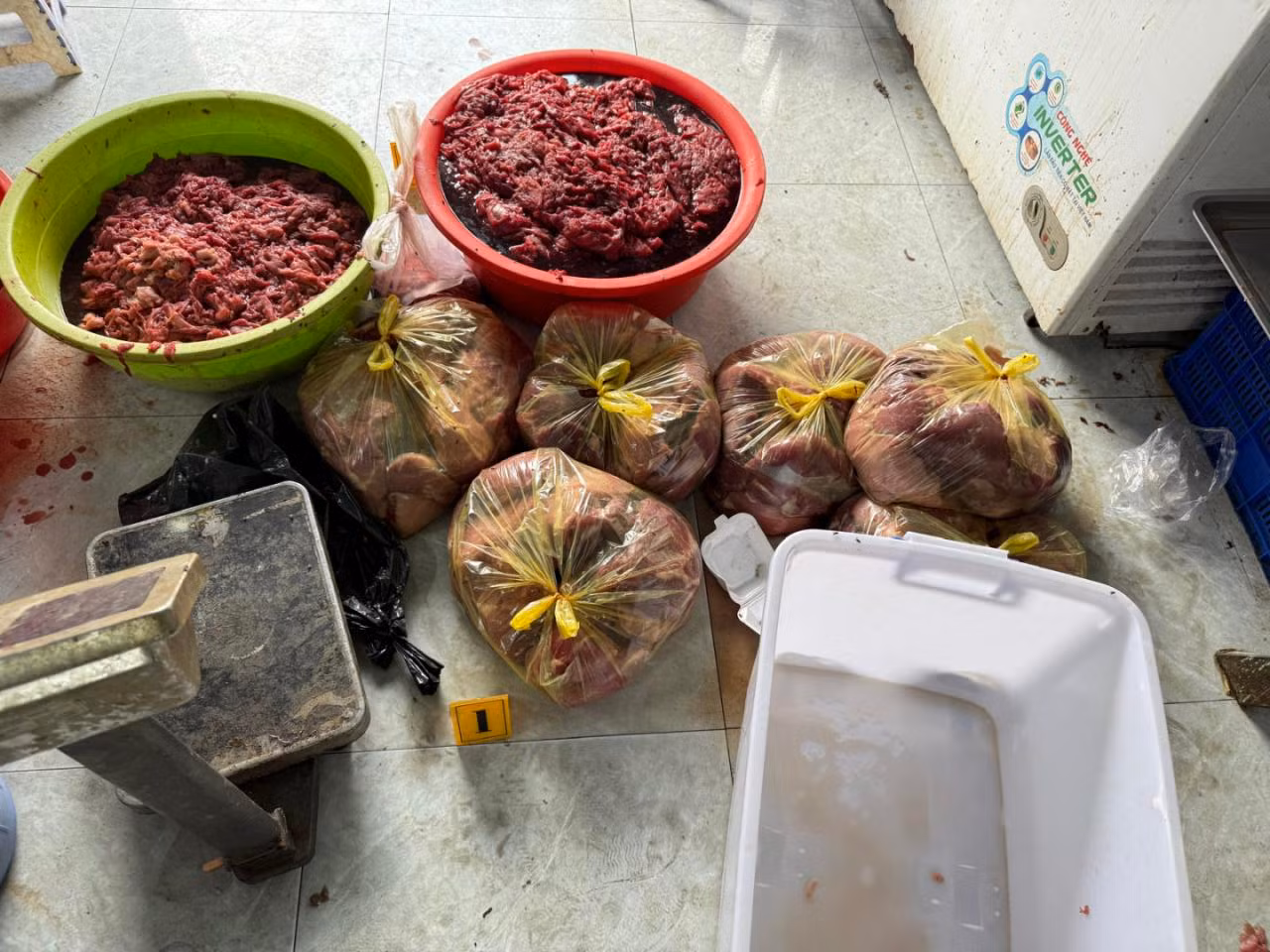 Phù phép thịt heo nái và hóa chất cấm thành thịt bò, thu lợi bất chính hơn 9 tỷ đồng -1