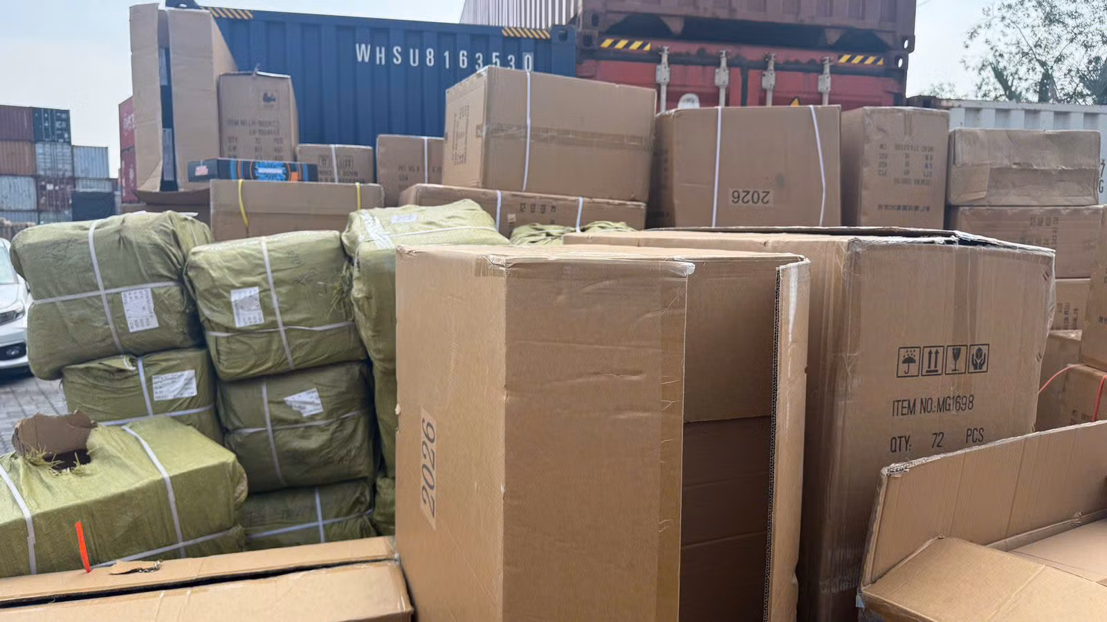 Hải quan liên tiếp phát hiện gần 20.000 sản phẩm hàng vi phạm sở hữu trí tuệ và mỹ phẩm hết hạn sử dụng -0