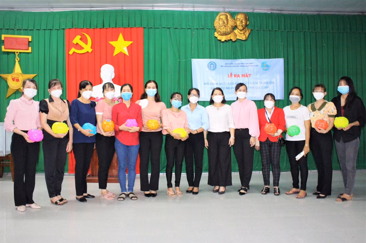 Hiệu quả từ “nuôi heo đất tiết kiệm tham gia bảo hiểm xã hội tự nguyện” ở Trà Vinh -0