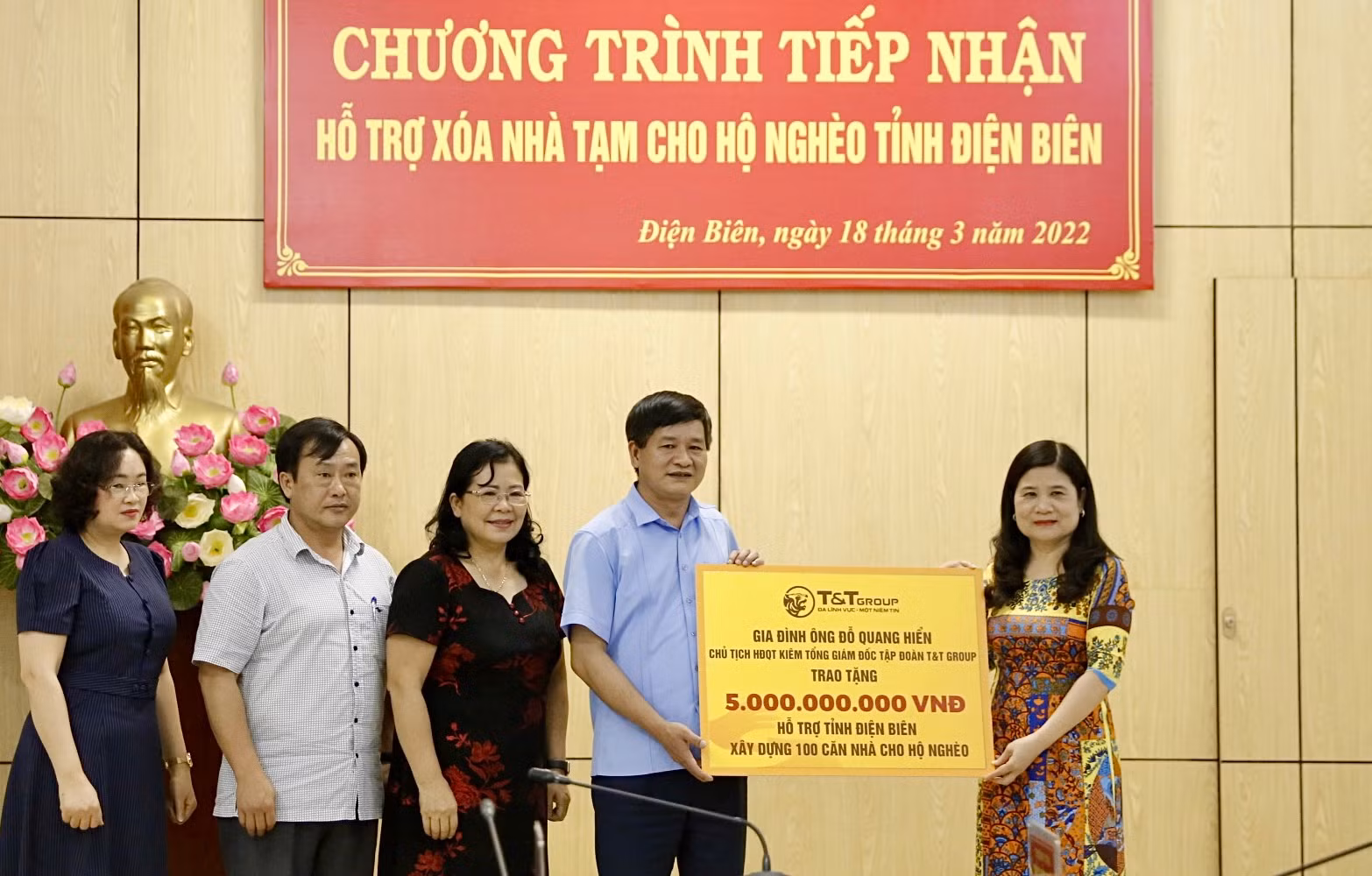 Gia đình và doanh nghiệp của doanh nhân Đỗ Quang Hiển ủng hộ Điện Biên 20 tỷ đồng xây nhà cho hộ nghèo -0