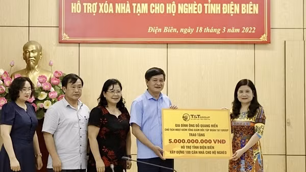 Gia đình và doanh nghiệp của doanh nhân Đỗ Quang Hiển ủng hộ Điện Biên 20 tỷ đồng xây nhà cho hộ nghèo
