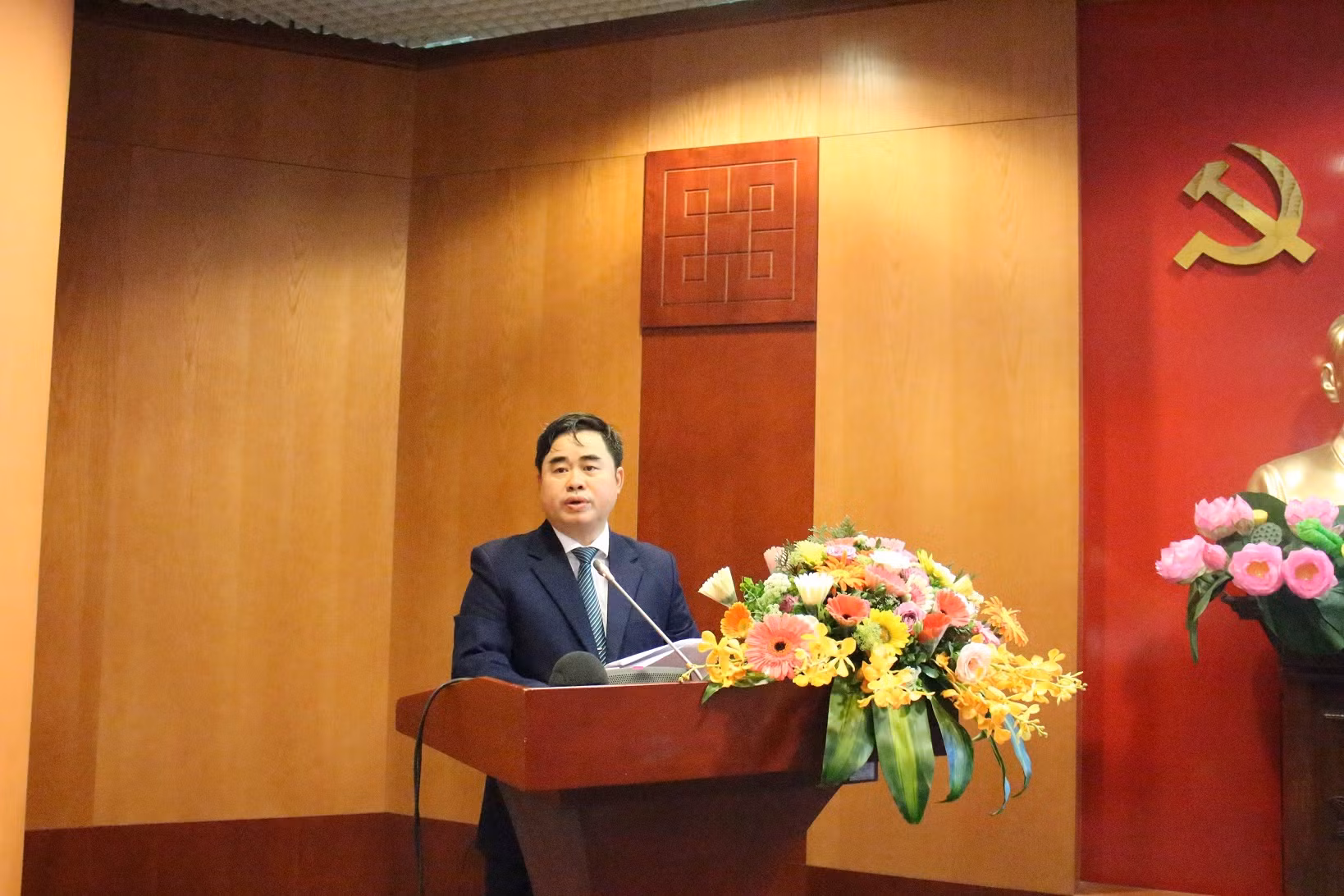 Hội thảo khoa học quốc gia “Tiếp tục đổi mới chính sách đất đai theo tinh thần Nghị quyết Đại hội XIII của Đảng” -0