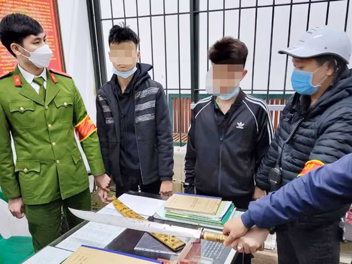 Trắng đêm cùng 141 săn “quái xế” -0