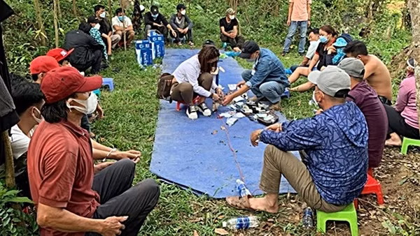 Phá trường gà của “Toàn râu” ở Đồng Tháp ảnh 3