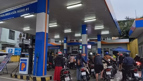 Giá xăng tăng sốc vì đâu? ảnh 3