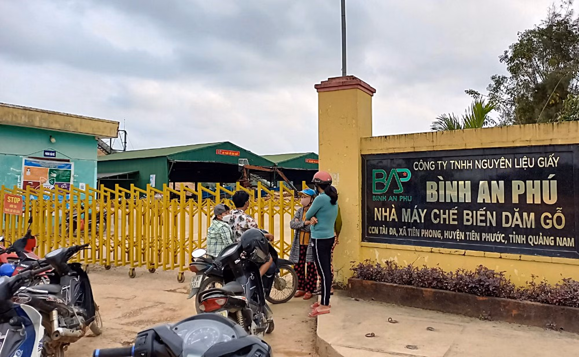 Bị cuốn vào đường truyền của nhà máy dăm, nữ công nhân tử vong -0