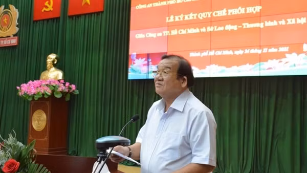 Phó Trưởng Công an phường trả 300 triệu đồng cho người đánh rơi ảnh 2