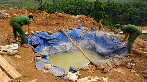 Truy quét “vàng tặc” tại Bồng Miêu