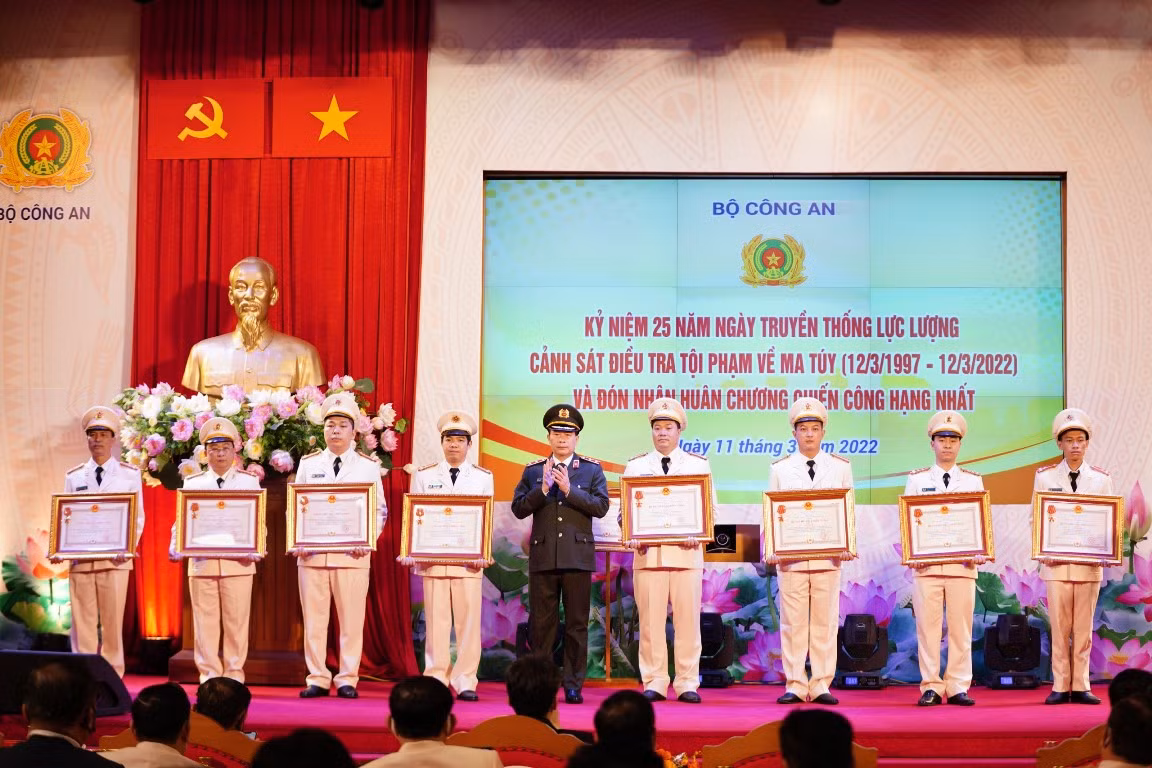 Đấu tranh không khoan nhượng với tội phạm ma tuý -0
