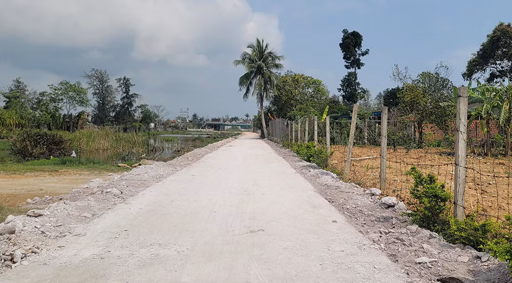 Mẹ liệt sĩ hiến đất tiền tỉ mở đường -0