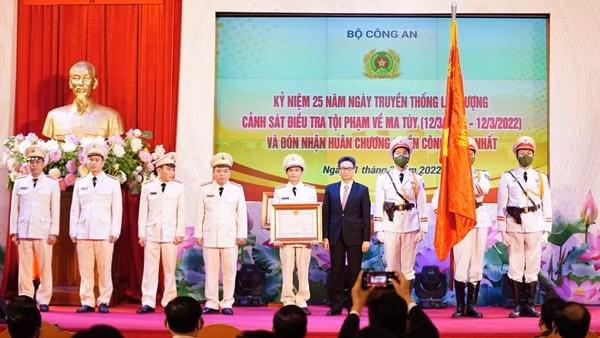 Triệt phá nhiều “boong ke” ma túy, góp yên bình cho cuộc sống người dân ảnh 4