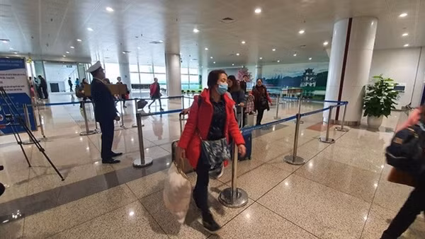 Nhập cảnh không phải cách ly, trẻ dưới 2 tuổi không bắt buộc xét nghiệm ảnh 2