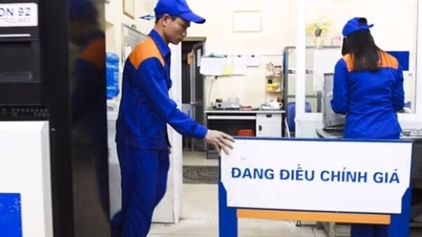 Nhiều tàu cá nằm bờ do giá nhiên liệu tăng cao ảnh 2