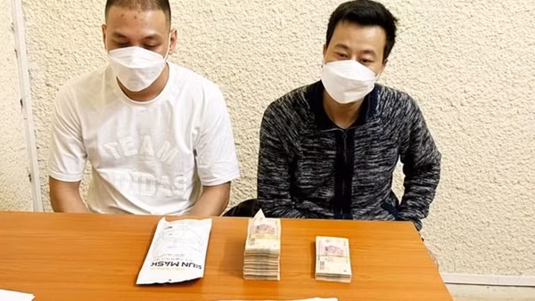Cướp ngân hàng để trả nợ hơn 3 tỷ đồng tiền đánh bạc trên mạng