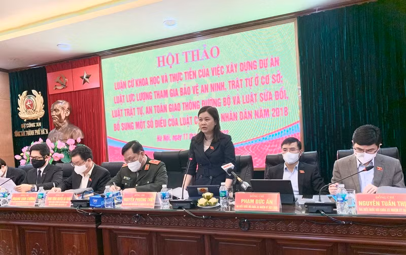 bà thủy.jpg -0