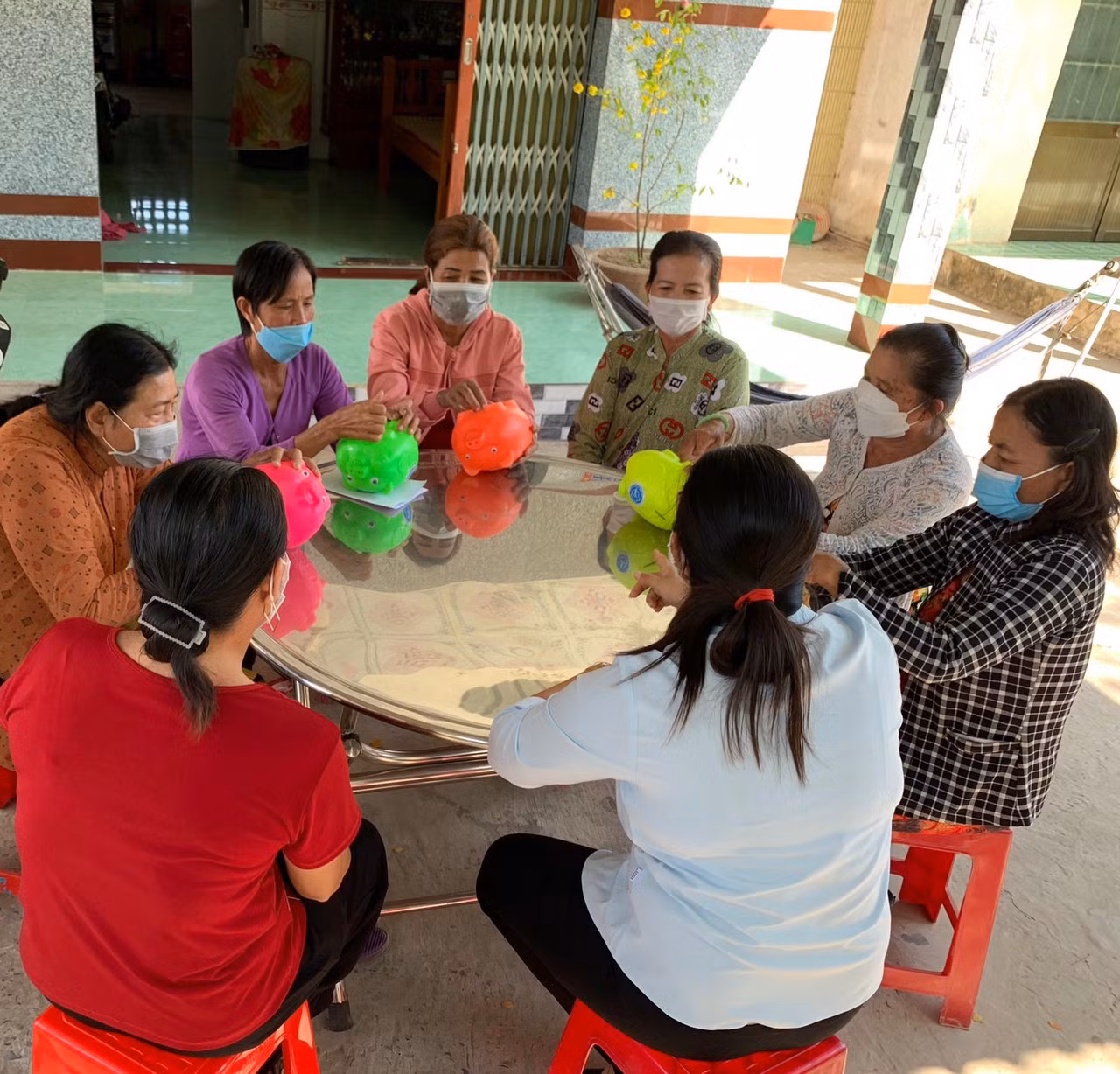 Hiệu quả từ “nuôi heo đất tiết kiệm tham gia bảo hiểm xã hội tự nguyện” ở Trà Vinh -0