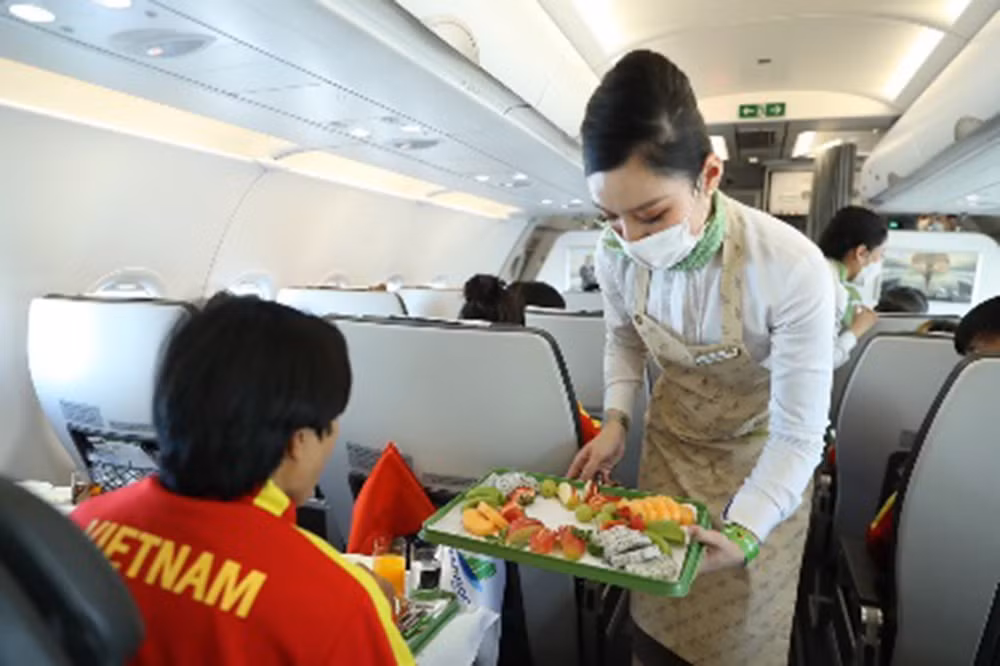 Hàng không lại chật vật tìm cách bù giá, hút khách -0