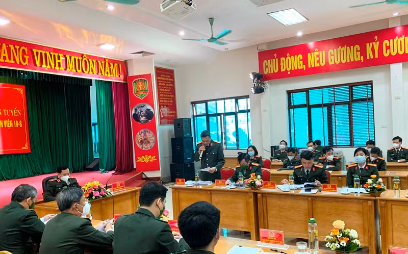 Thứ trưởng Lê Văn Tuyến kiểm tra công tác Bệnh viện 19-8 -0