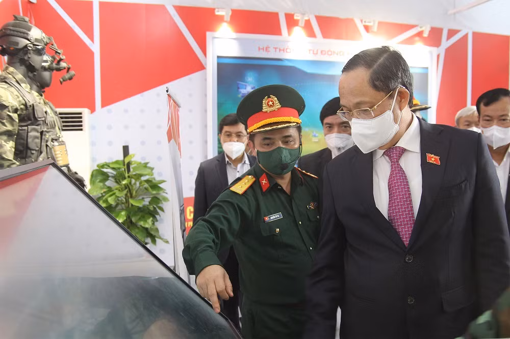 Phó Chủ tịch Quốc hội thăm và làm việc với Tập đoàn Công nghiệp- Viễn thông Quân đội -0