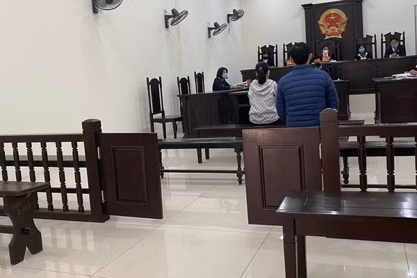 Vợ chồng “hờ” chiếm đoạt hơn 1,7 tỷ đồng từ lừa bán nhà phố cổ -0