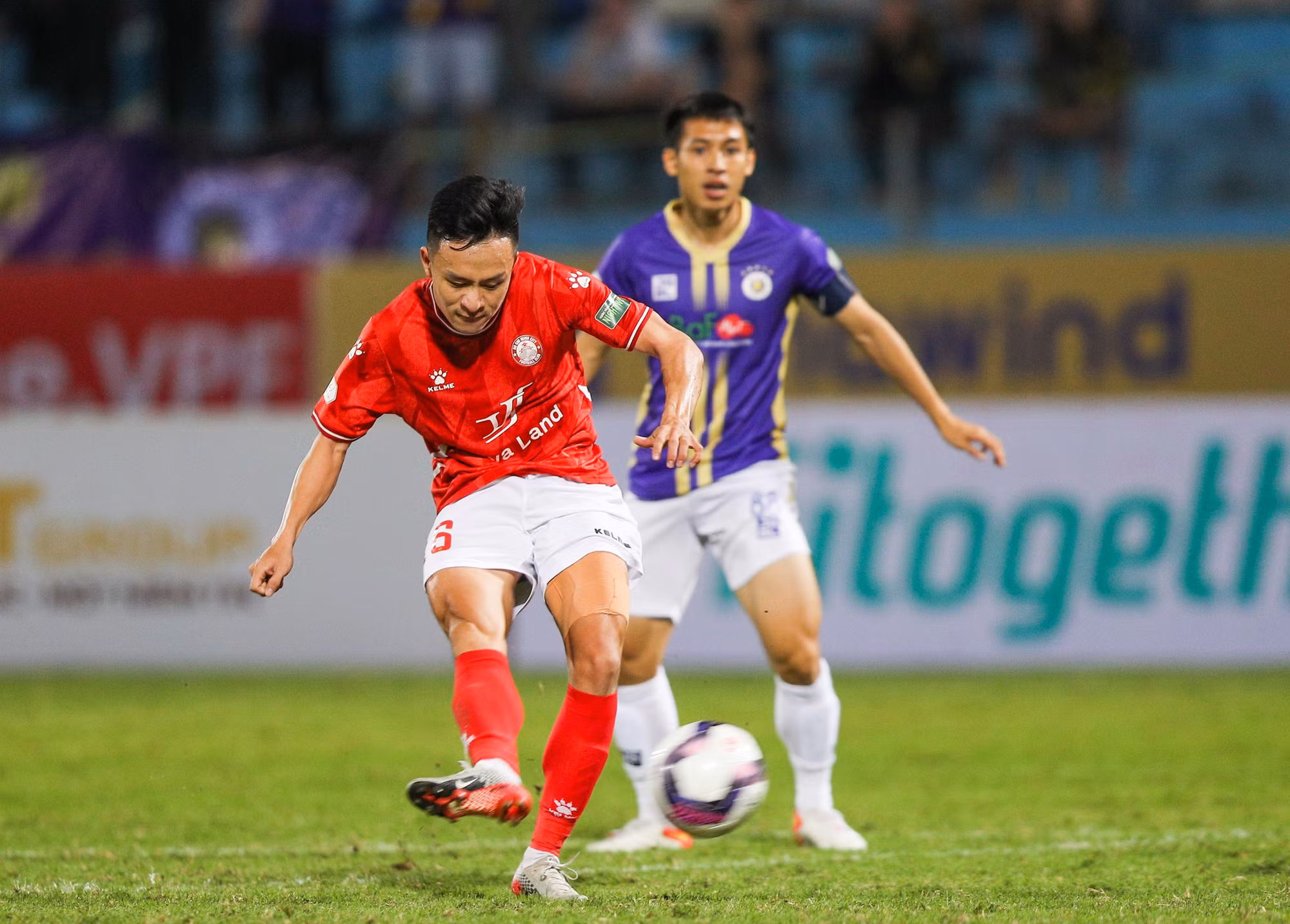 Sau 3 trận bị hoãn, Hà Nội FC có điểm đầu tiên tại V.league 2022 -0