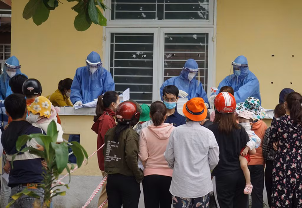 Đà Nẵng gỡ rối việc F0 khỏi bệnh gặp khó khăn thủ tục bảo hiểm -0