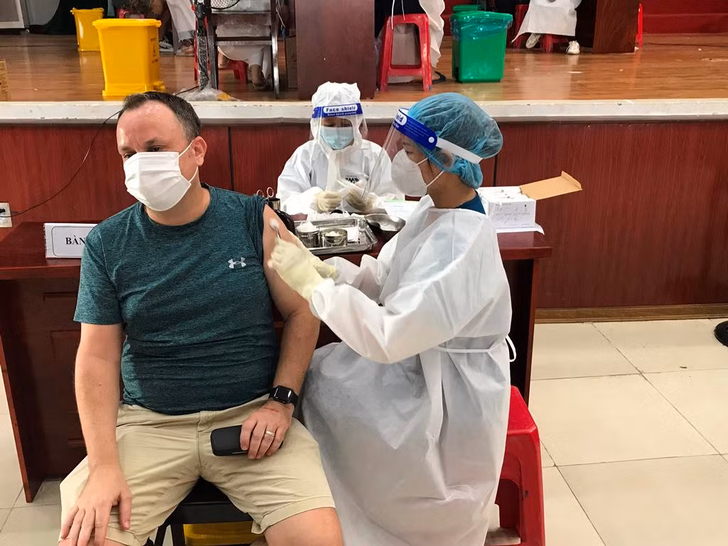Đà Nẵng: Tiếp nhận Giấy chứng nhận tiêm vaccine, khỏi bệnh COVID-19 do nước ngoài cấp -1