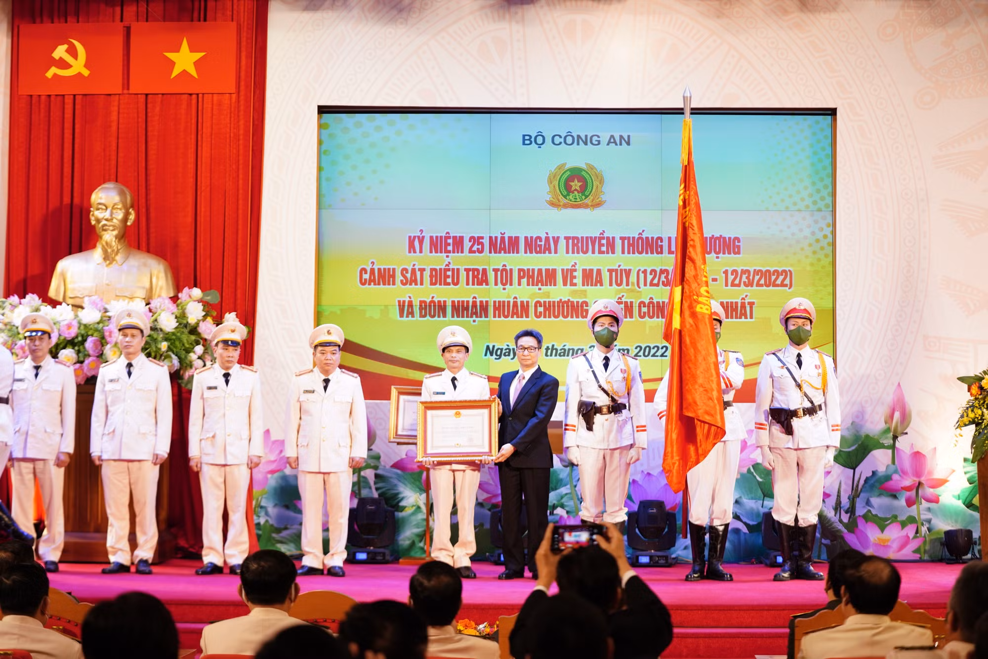 Đấu tranh không khoan nhượng với tội phạm ma tuý -0