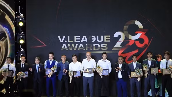 Hai cầu thủ CLB Công an Hà Nội lọt đội hình tiêu biểu V.league 2023