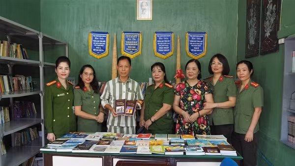 Xây dựng “Tủ sách hướng thiện”, phát triển văn hóa đọc tại các trại giam