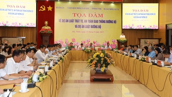 Tọa đàm về dự án Luật TTATGT đường bộ và dự án Luật Đường bộ