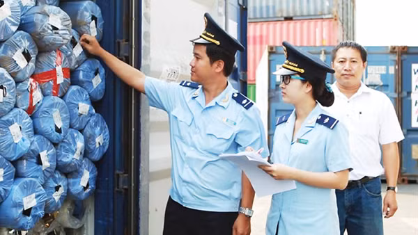 Ngành Hải quan tích cực tháo gỡ khó khăn, đồng hành cùng doanh nghiệp