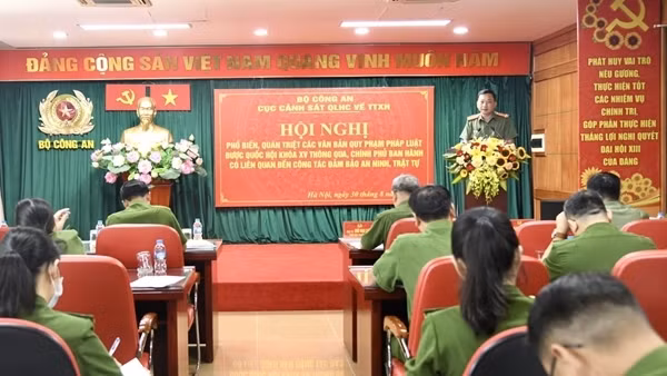 Phổ biến, quán triệt các văn bản quy phạm pháp luật liên quan đến công tác đảm bảo ANTT