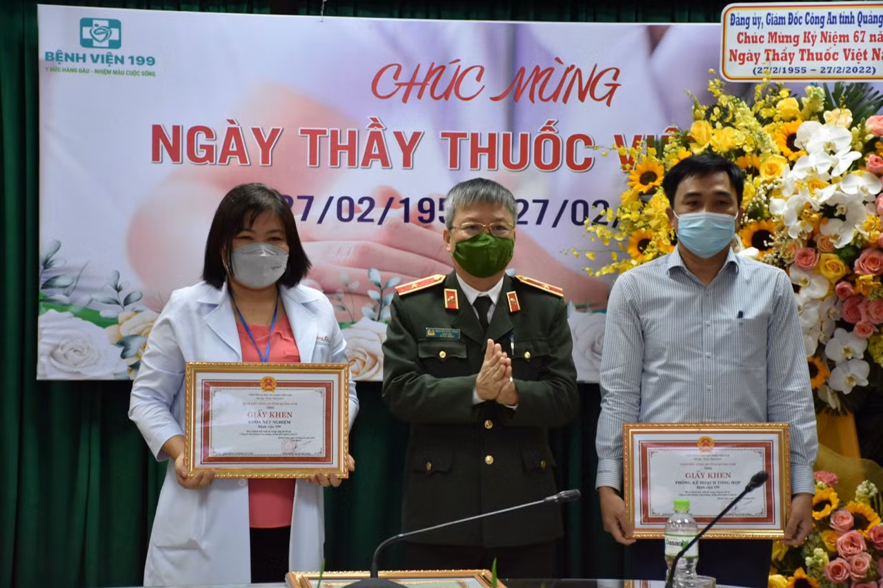UBND tỉnh Quảng Nam tặng bằng khen cho Bệnh viện 199 – Bộ Công an về thành tích xuất sắc trong phòng, chống dịch COVID-19 -1