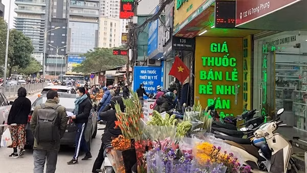 Xử lý nghiêm việc đầu cơ, găm hàng, tăng giá kit test COVID-19 ảnh 1