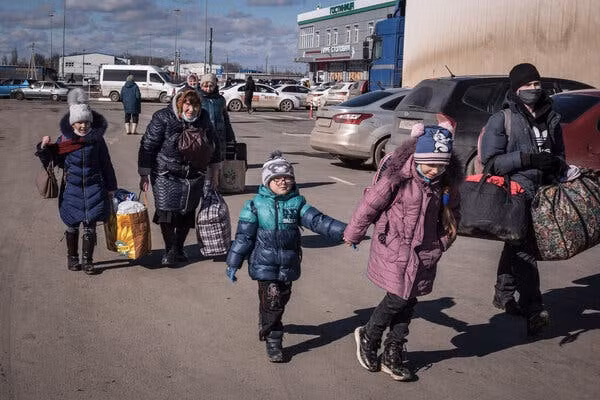 Miền Đông Ukraine ra sao sau hành động của ông Putin? -0