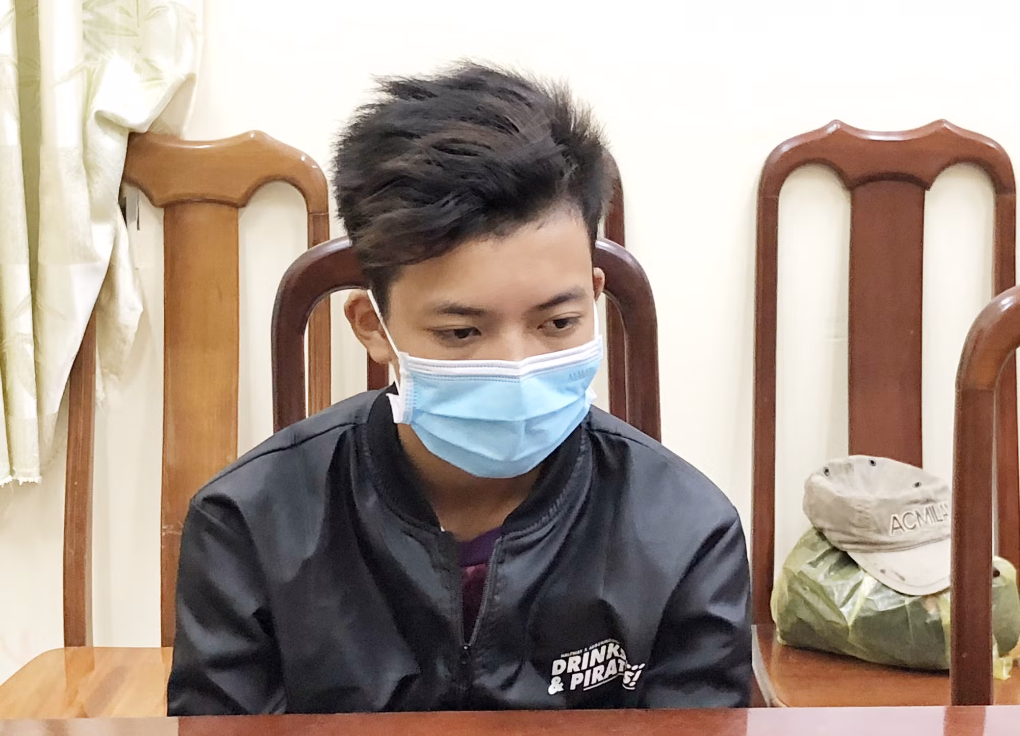 Thanh niên 17 tuổi giết người cướp tài sản -0