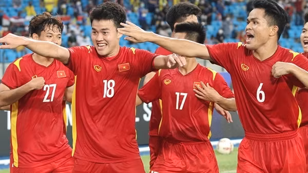 Nhóm đầu tiên của tuyển U23 Việt Nam đã về nước ảnh 11