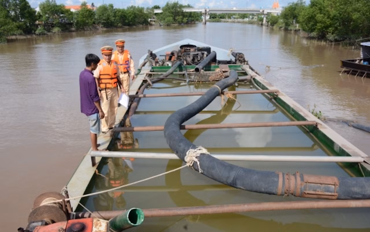 Công an Trà Vinh lập 3 chốt kiểm tra, chống ‘cát tặc’ -0