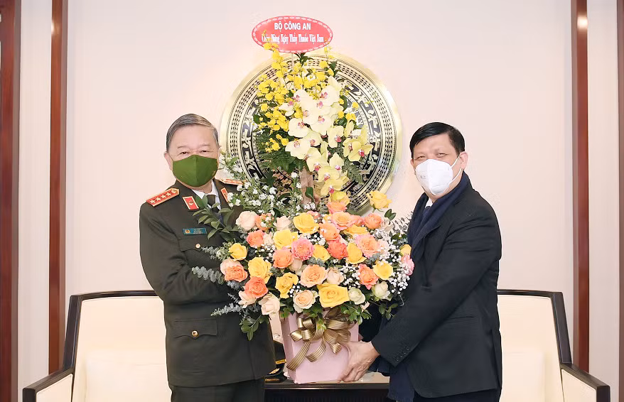 Cục Y tế Bộ Công an vinh dự đón nhận Huân chương Lao động hạng Ba -0